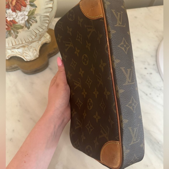 Louis Vuitton Wristlet - Picture 11 of 11